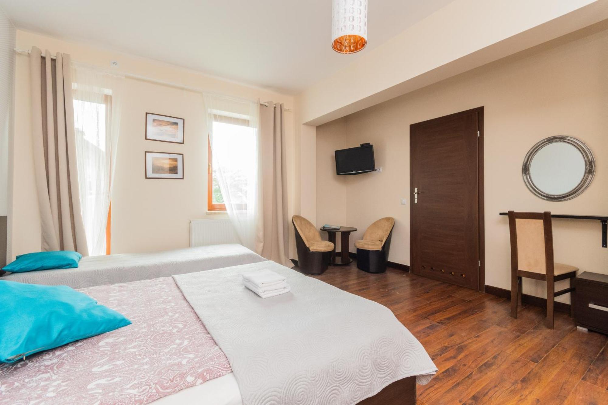 Sztutowo Lazurowy Dwor - Apartamenty Oraz Pokoje Z Basenem I Parkingiem Habitación foto