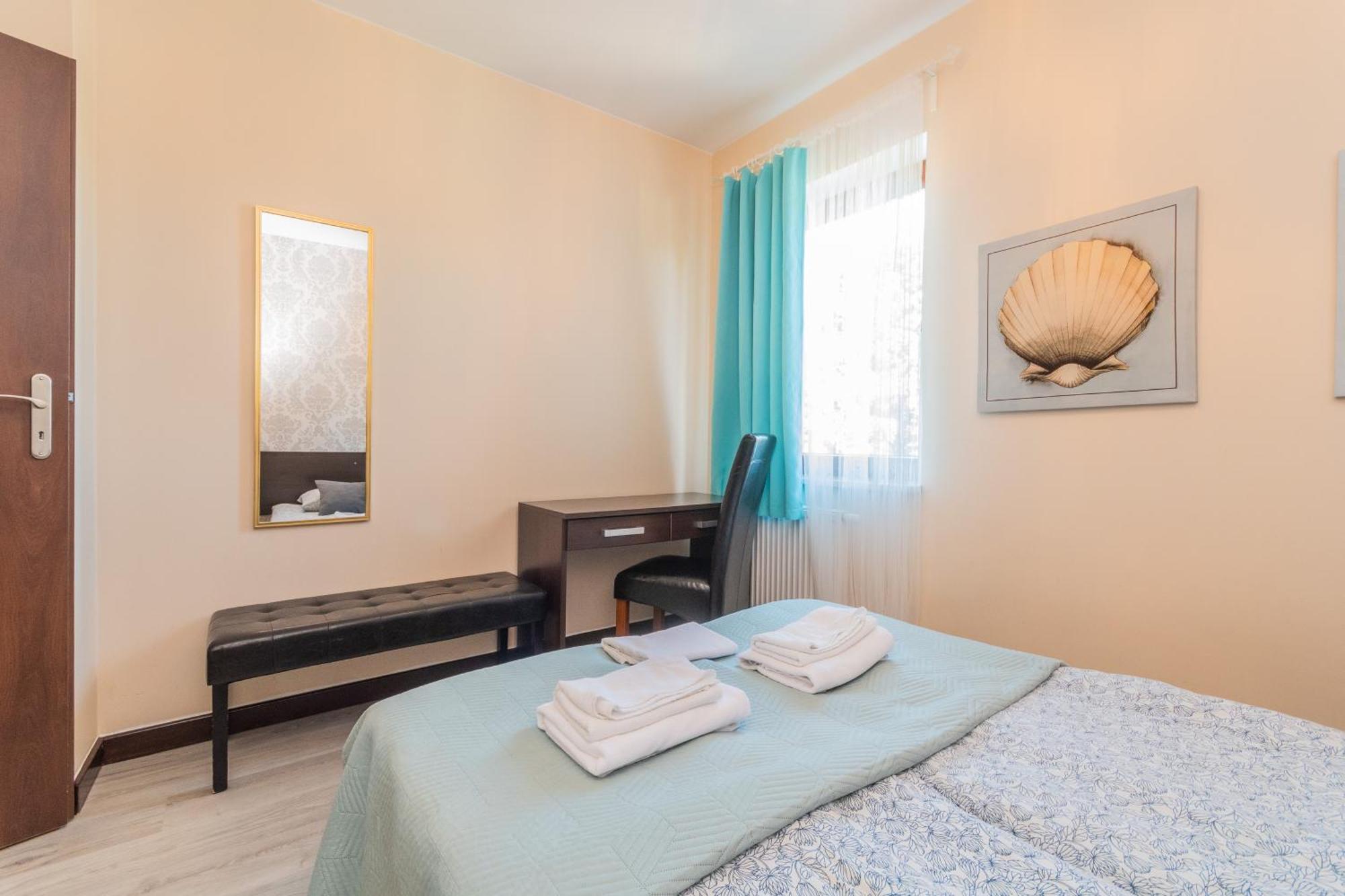 Sztutowo Lazurowy Dwor - Apartamenty Oraz Pokoje Z Basenem I Parkingiem Habitación foto